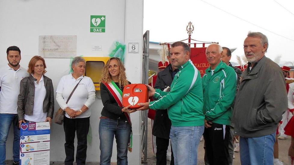 Defibrillatore al mercato contro ogni emergenza