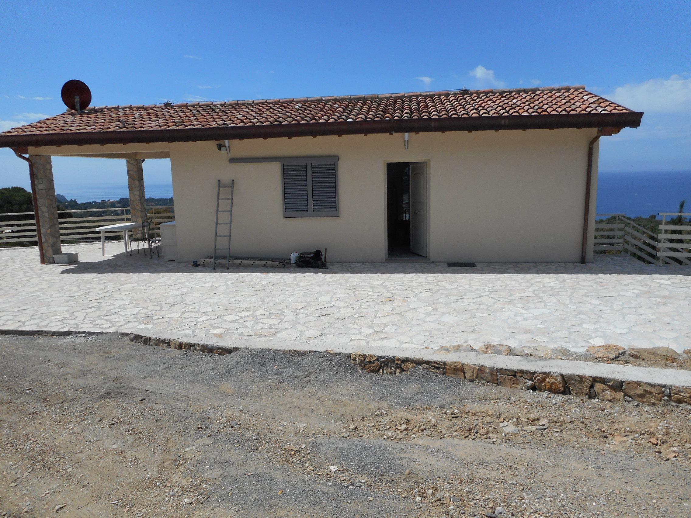 La casa sequestrata dalla Forestale 