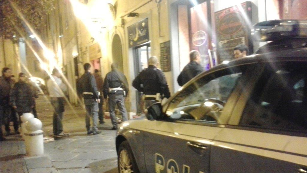 Un intervento della polizia in centro a Pisa