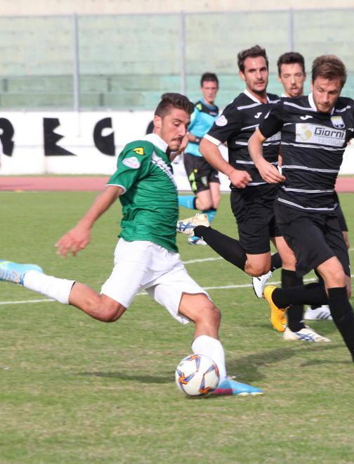Sciapi si sblocca e il Viareggio fa festa allo stadio dei Pini 