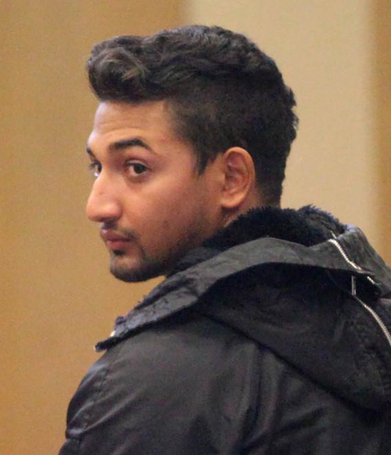 Denis Lucchesi è tornato al campo nomadi di Novi. Caccia ai complici