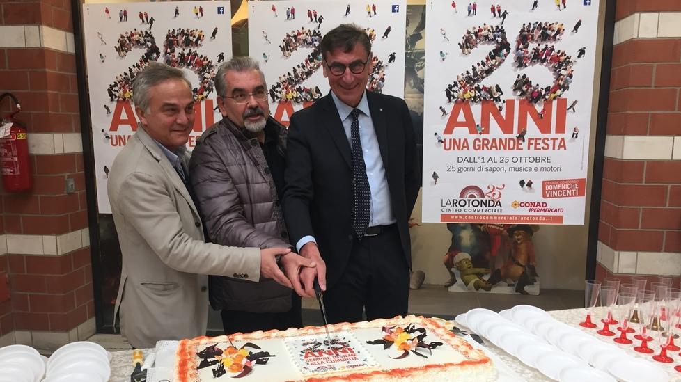 Rotonda, festa speciale per i 25 anni