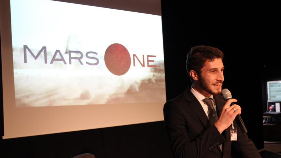 Auguri di Bondeno al “marziano” Pietro Aliprandi