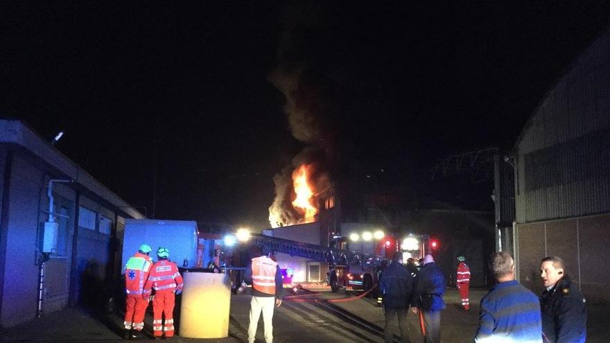 Le fiamme devastano l’impianto per i rifiuti della Idealservice