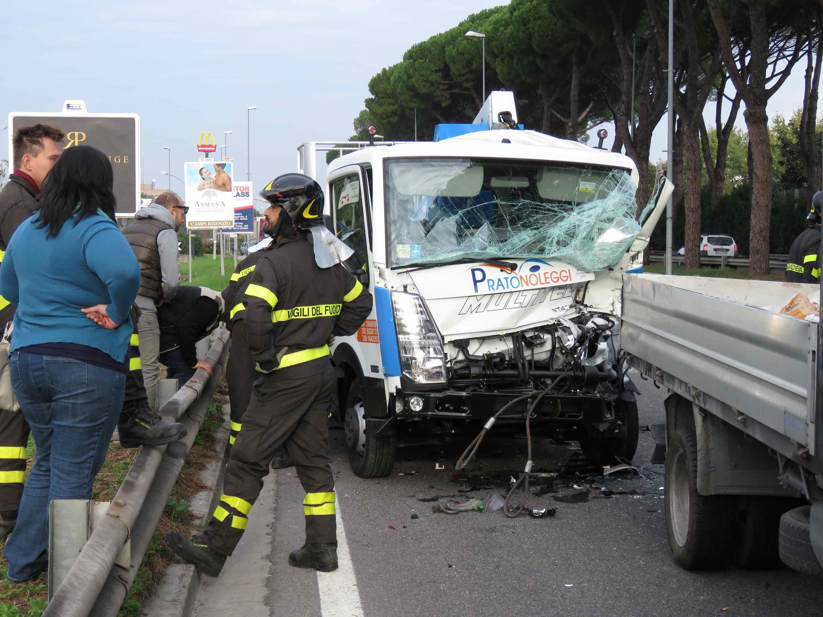 Incidente a Prato Est, rallentamenti nella zona della Questura