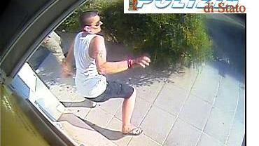 La Polizia arresta il rapinatore del bancomat