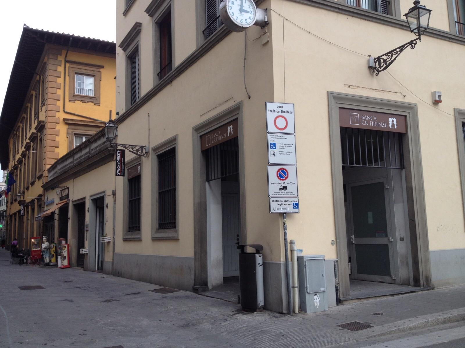 La Cassa di Risparmio di Firenze di piazza San Francesco