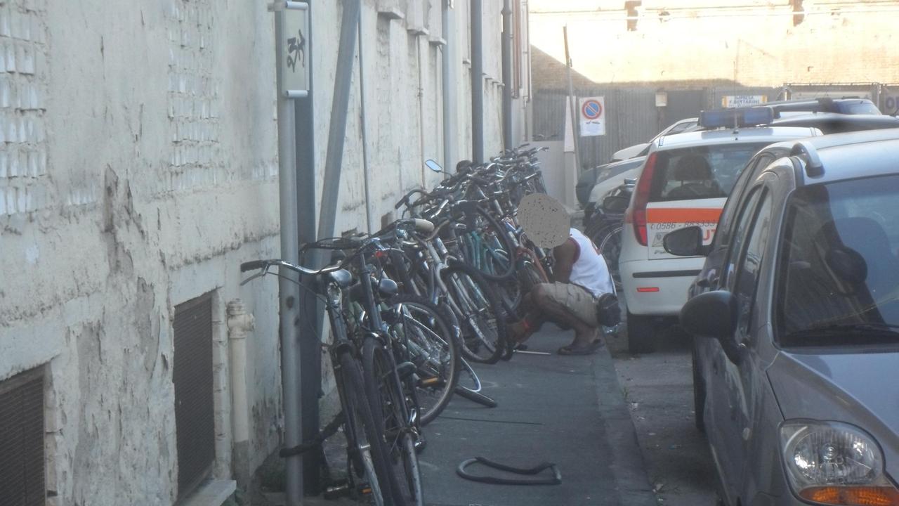 Rimosse oltre 400 tra auto, moto e bici dall'inizio del 2015