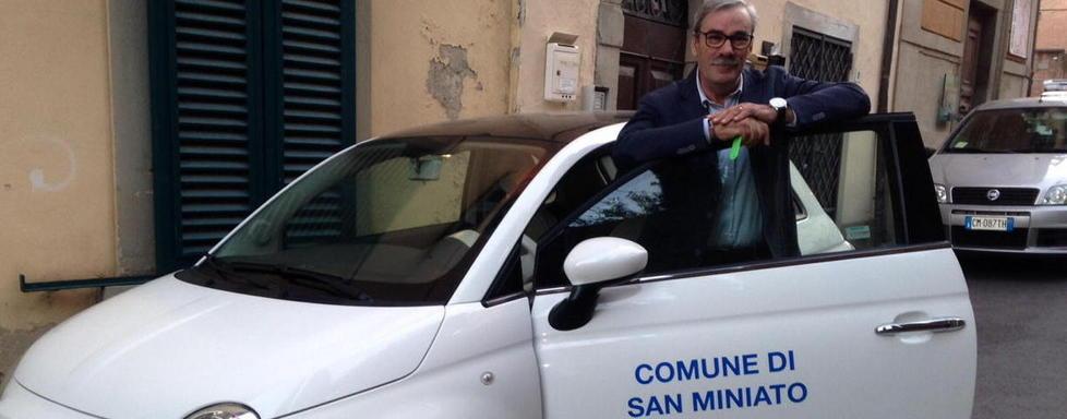Una Fiat 500 in uso gratuito per il Comune