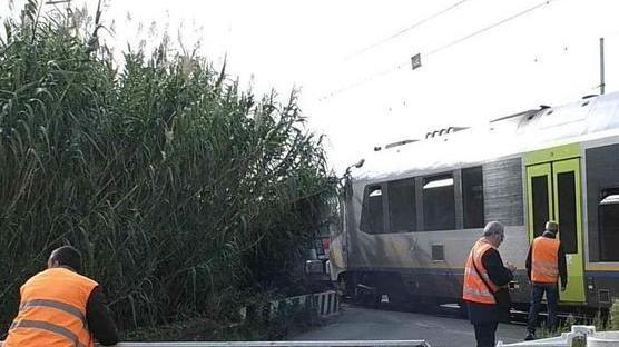 Travolto dal treno sulla linea maledetta