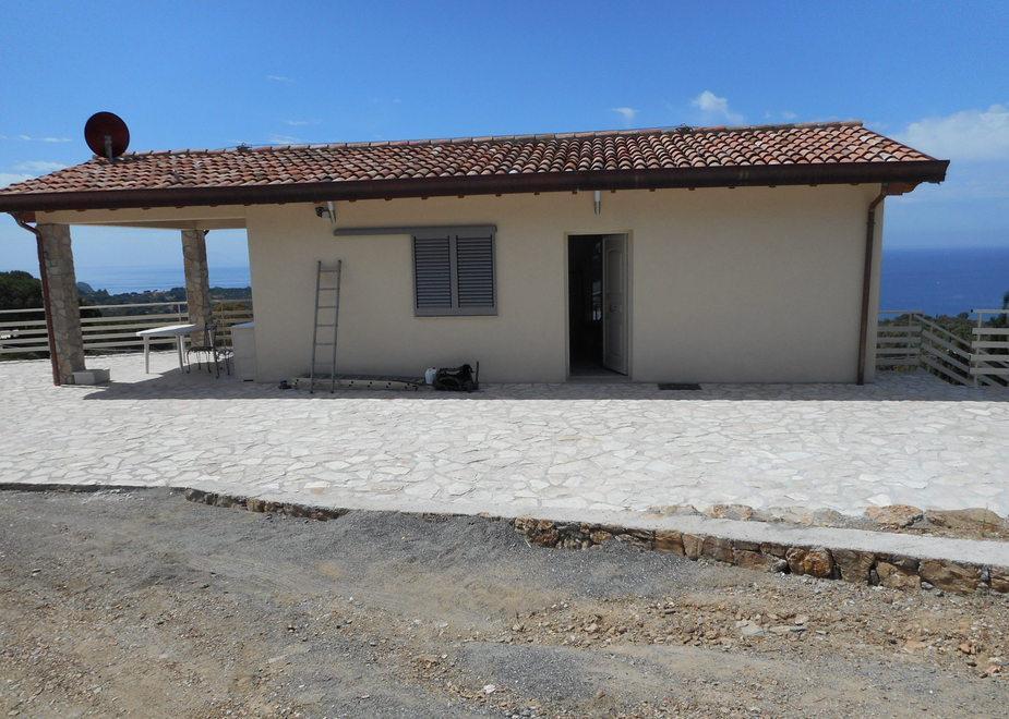 Casa affacciata sul mare sequestrata dalla Forestale 