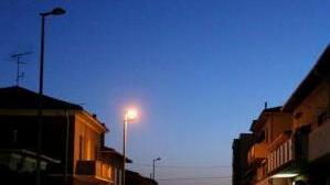 Lampioni ko, decine di strade al buio