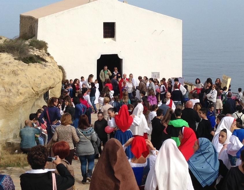 Il vescovo: «Dare priorità al lavoro e alle famiglie»