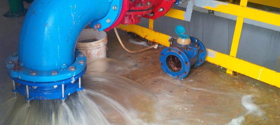 Salta un giunto e si allaga l’agro 