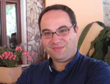 La battaglia delle multe tra il prete e i vigili 