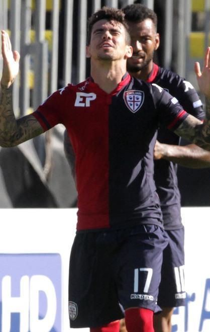 Il Cagliari indossa elmetto e corazza per vincere a Perugia 