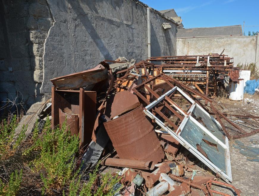 Amianto in via Olbia, ordinanza del sindaco