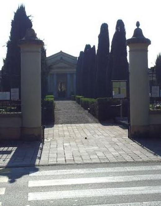 Cimiteri: gli agenti della municipale aumentano i controlli 