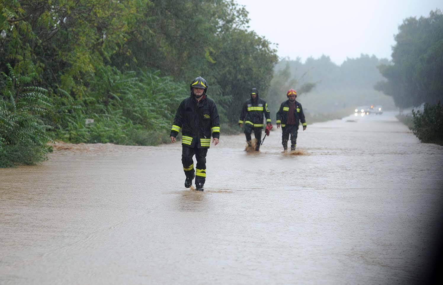 I vigili del fuoco sulla Principessa (foto Paolo Barlettani)