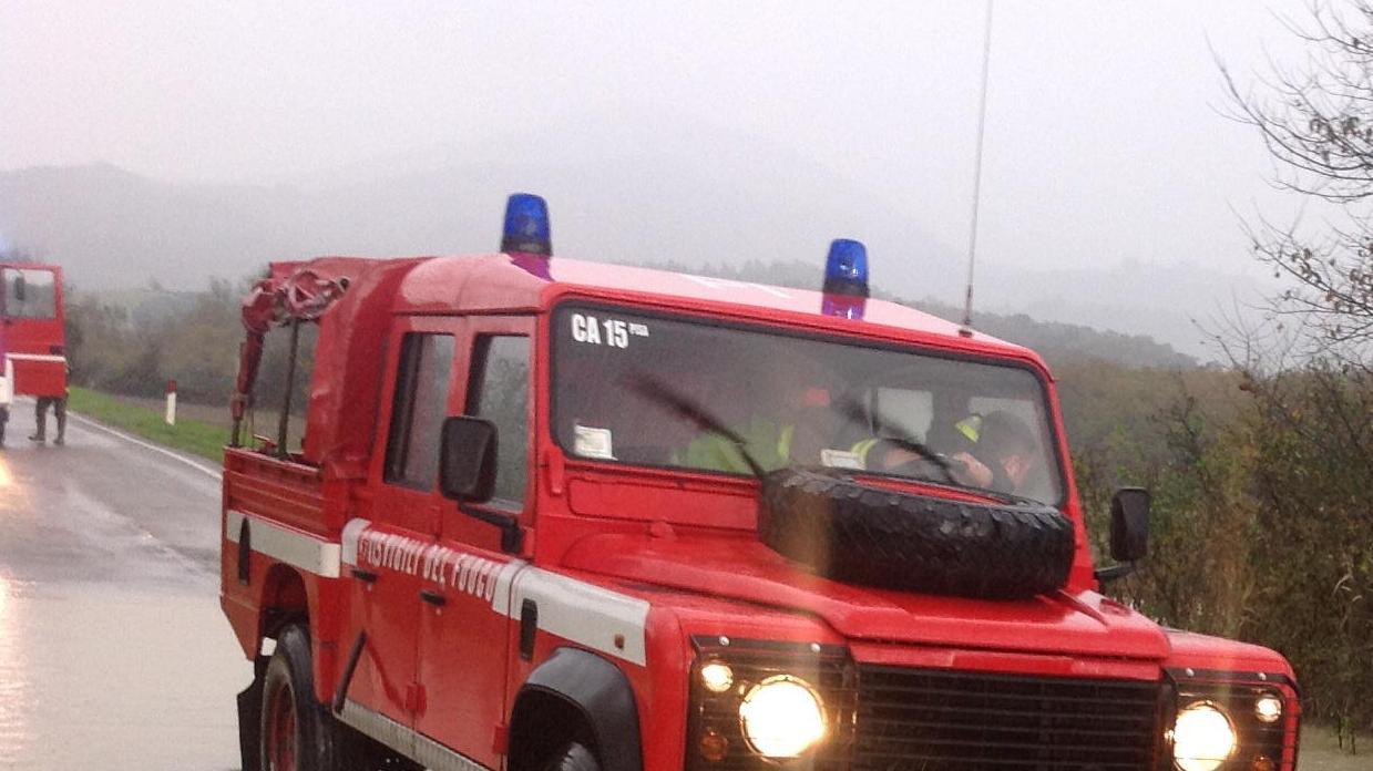 Un mezzo dei vigili del fuoco di Saline di Volterra