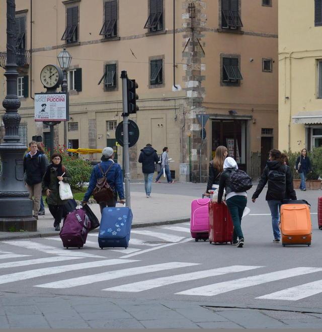 Hotel verso il tutto esaurito camere rimaste a prezzi stellari 