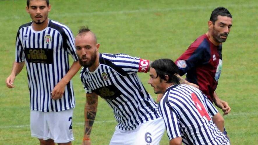 Bianconeri in campo alle 14,30 contro il Viareggio