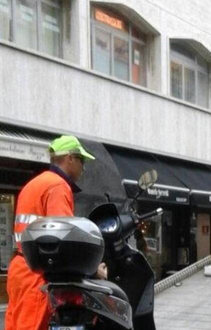 Via Marradi, pioggia di multe e rimozioni 