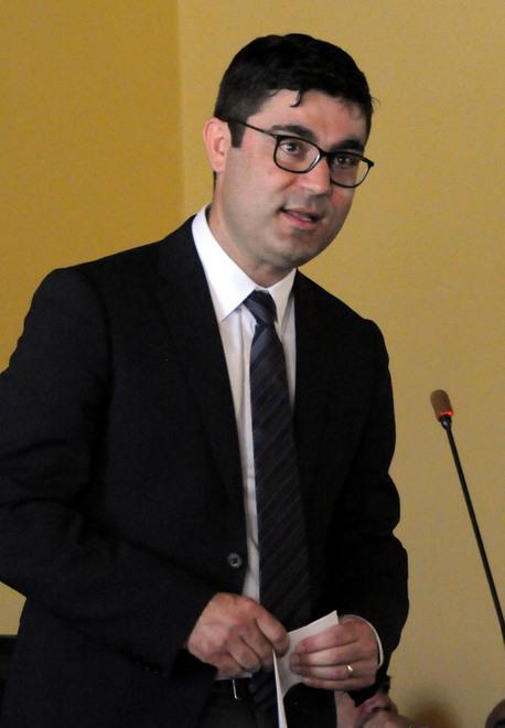 Stabilizzazione precari: l’ex assessore risponde 