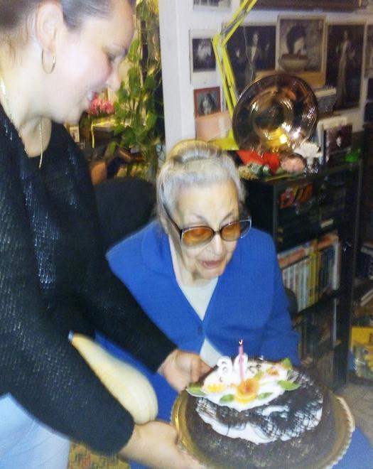 La soprano Lia Origoni festeggia i 96 anni 