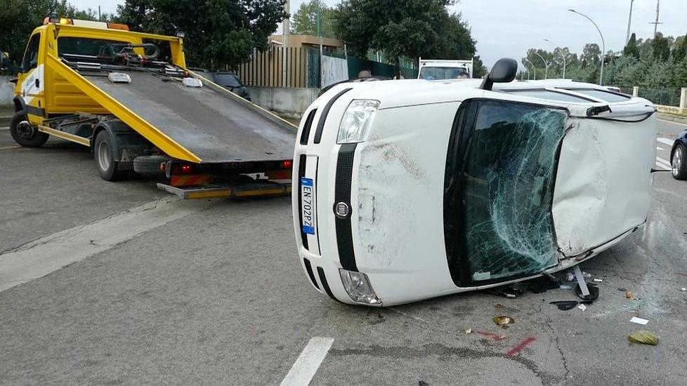Via Galvani, 2 feriti in un incidente: disposto l’alcoltest