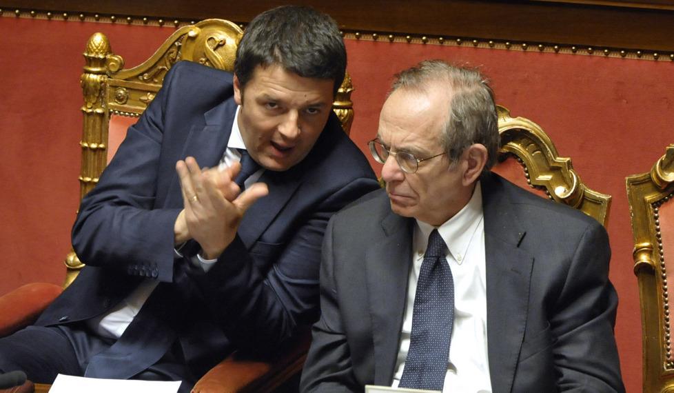 Padoan alle imprese: «Dovete assumere» 