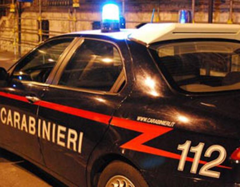 Una volante dei carabinieri