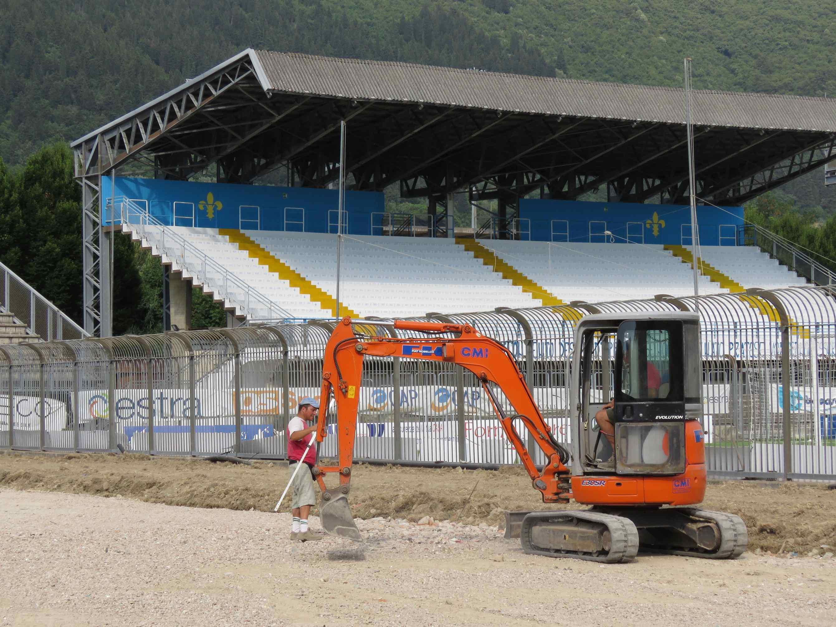 La nuova tribuna allo stadio Lungobisenzio