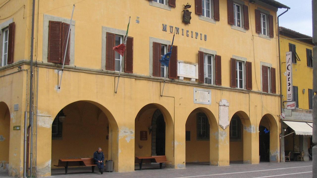 Il municipio di Cascina