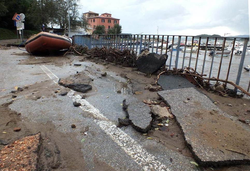 I danni a Baratti (foto Barlettani)