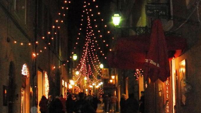 Pattinaggio sul ghiaccio e mercatini per Natale