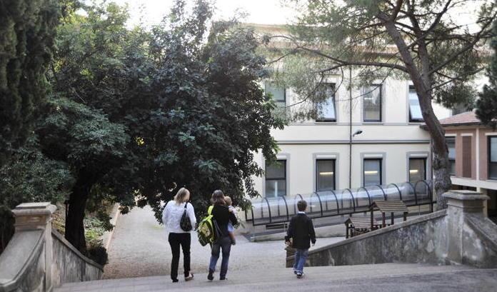 Tre settimane per riaprire tutte le aule 