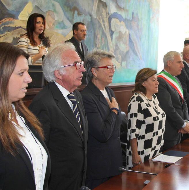 Gifuni viene riconfermata Ma nessuno la difende 