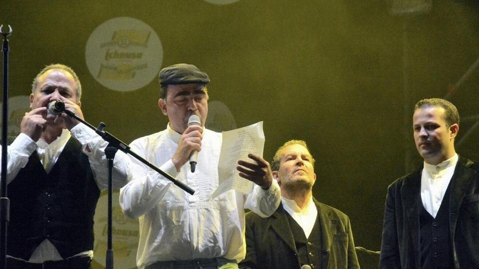 Elio durante un concerto