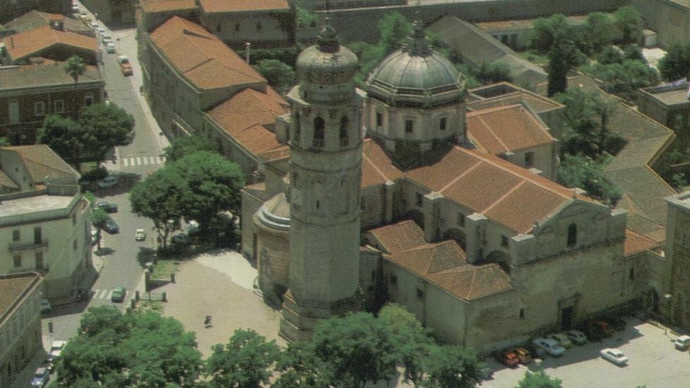 La Chiesa prepara il giubileo: nove le Porte Sante per i fedeli