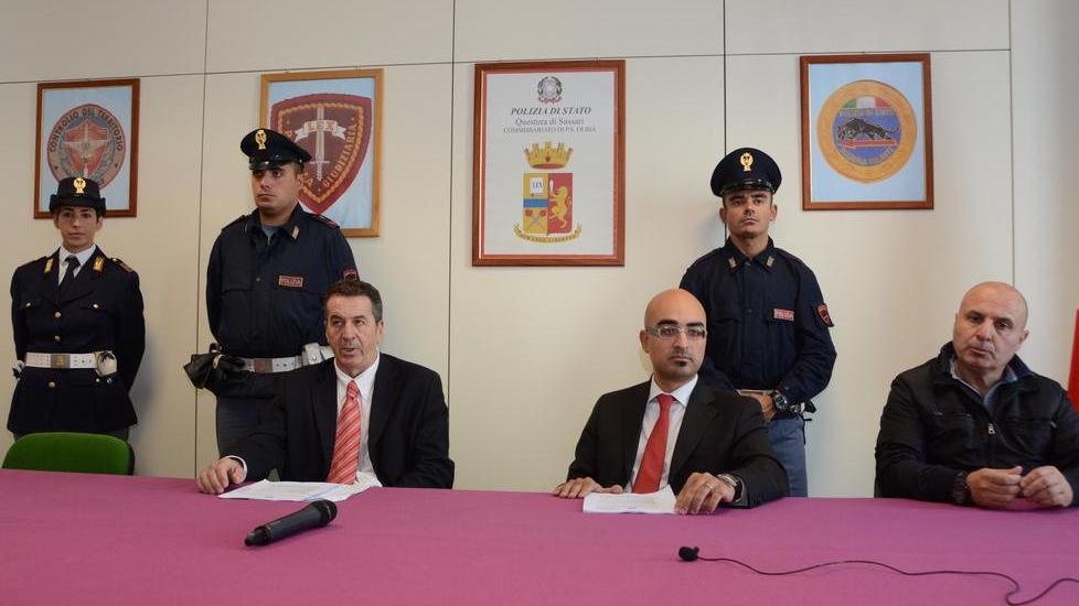 Market della droga, arrestate 8 persone