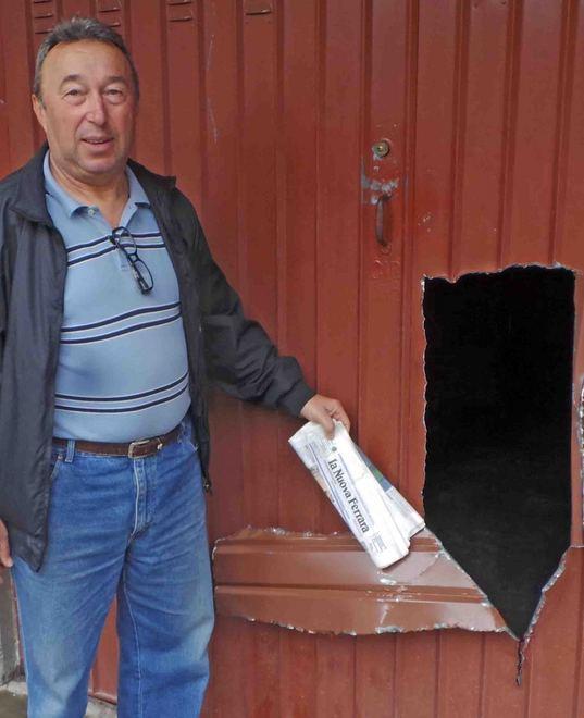 Ferrara, dopo i buchi gli squarci per aprire i garage 