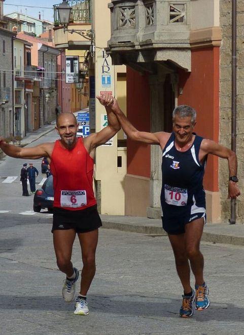 Crobu e Salaris tagliano insieme il traguardo a Luogosanto