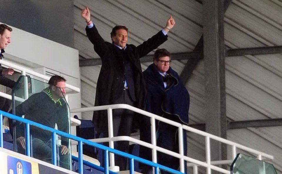 Massimo Cellino saluta i tifosi del Leeds United