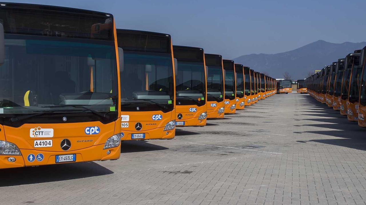 Autobus per il trasporto pubblico locale (Foto d'archivio)