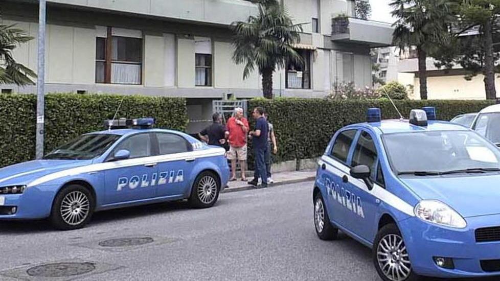 «Troppi agenti in ufficio»