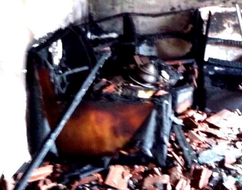 Intossicati padre e figlia nella casa andata a fuoco 
