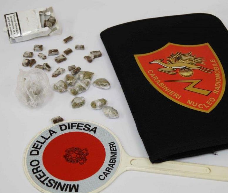 Droga pronta per lo spaccio Due follonichesi nei guai 