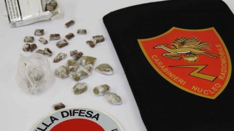 Droga pronta per lo spaccio Due follonichesi nei guai