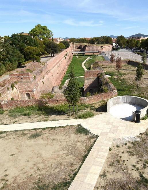 in tour tra cassero e fortezza 
